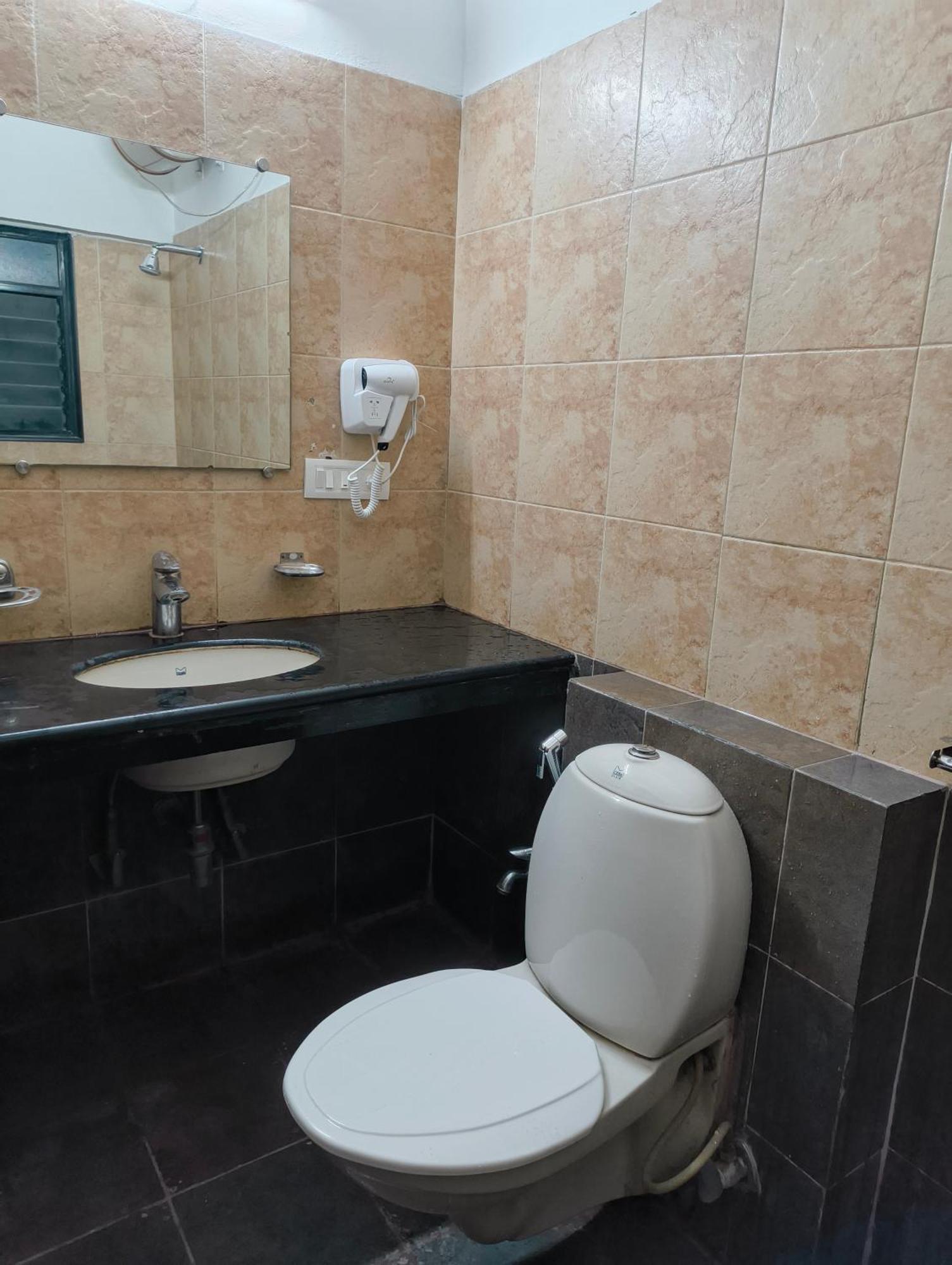 Hoshtel99 - Lux - Stay, Cowork And Cafe - Luxurious Bungalow بونة المظهر الخارجي الصورة